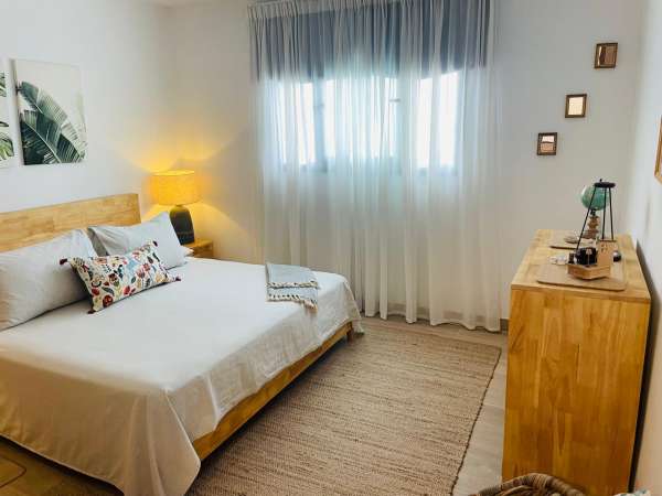 Lavishly Decorated 1 Bed 2 Bath Penthouse With