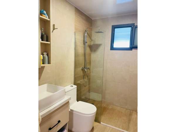 Lavishly Decorated 1 Bed 2 Bath Penthouse With