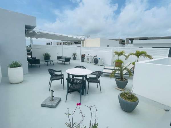 Lavishly Decorated 1 Bed 2 Bath Penthouse With